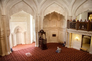 Bolgar şehir, Tataristan, Rusya - Jule 15, 2016: beyaz Camii Bolgar şehirde kulları dua, Tataristan, Rusya başlangıcı bekliyor.