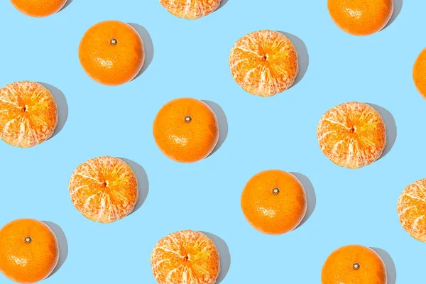 Frukt Mönster Mandariner Isolerad Blå Eller Mint Bakgrund Ovanifrån — Stockfoto