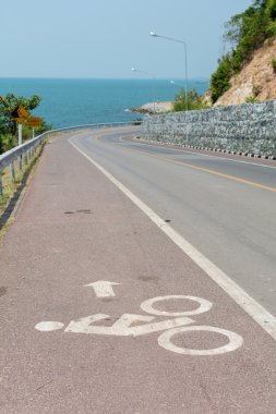 Bisiklet yol işareti ve ok