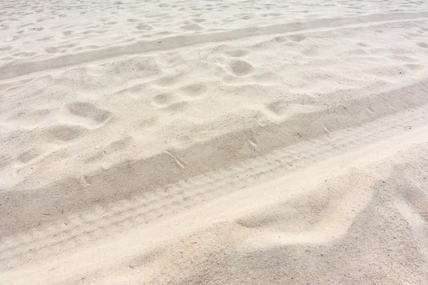 Pneu de trilhas na areia — Fotografia de Stock