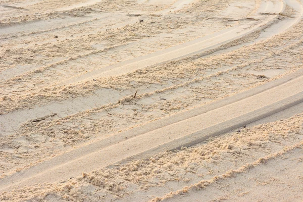 Pneumatico da tracce sulla sabbia — Foto Stock