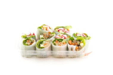 Taze sebze pirinç levha rulo için sağlıklı deniz ürünleri sos ile 