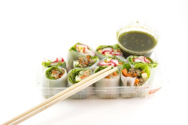 Taze sebze pirinç levha rulo için sağlıklı deniz ürünleri sos ile 