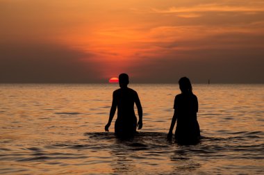 iki günbatımı sonra