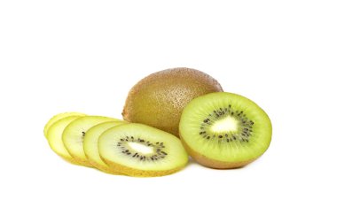 kivi meyvesi beyaz arkaplanda