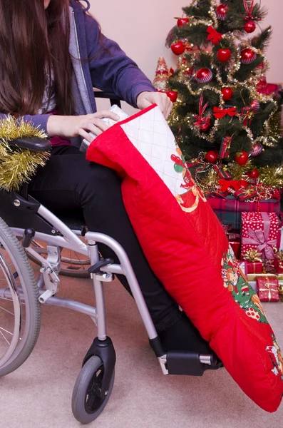 Mozgássérült lány, karácsony — Stock Fotó