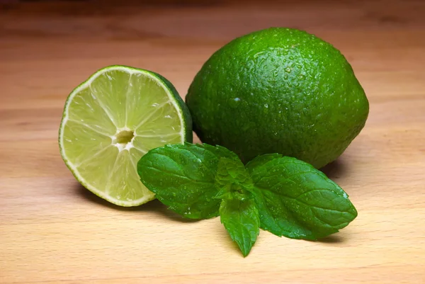 Limon ve nane, taze