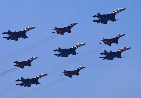 Szentpétervár Oroszország 2014 Július Aerobatics Airshow Vezető Orosz Légiközlekedési Csoportok — Stock Fotó