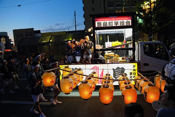 Akita, Japonya Ağustos 2013.Akita Kanto, Akita ilinin Akita şehrinde iyi bir hasat umuduyla düzenlenen bir Japon festivali.. 