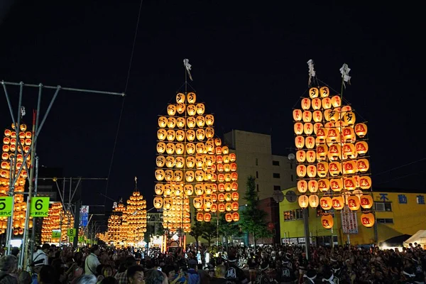 Akita, Japonya Ağustos 2013.Akita Kanto, Akita ilinin Akita şehrinde iyi bir hasat umuduyla düzenlenen bir Japon festivali.. 