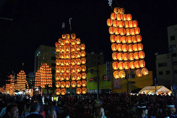 Akita, Japonya Ağustos 2013.Akita Kanto, Akita ilinin Akita şehrinde iyi bir hasat umuduyla düzenlenen bir Japon festivali.. 