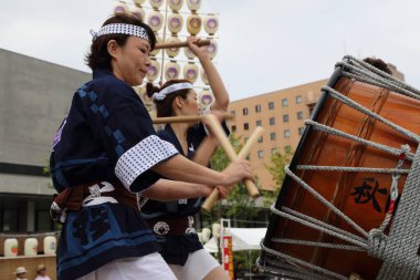 Akita, Japonya Ağustos 2013.Akita Kanto, Akita ilinin Akita şehrinde iyi bir hasat umuduyla düzenlenen bir Japon festivali.. 