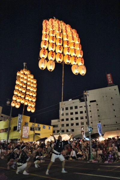 Akita, Japonya Ağustos 2013.Akita Kanto, Akita ilinin Akita şehrinde iyi bir hasat umuduyla düzenlenen bir Japon festivali.. 