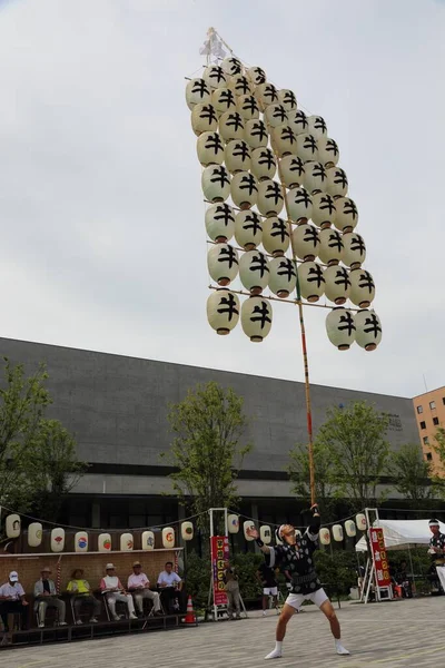 Akita, Japonya Ağustos 2013.Akita Kanto, Akita ilinin Akita şehrinde iyi bir hasat umuduyla düzenlenen bir Japon festivali.. 