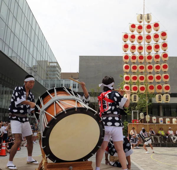 Akita, Japonya Ağustos 2013.Akita Kanto, Akita ilinin Akita şehrinde iyi bir hasat umuduyla düzenlenen bir Japon festivali.. 