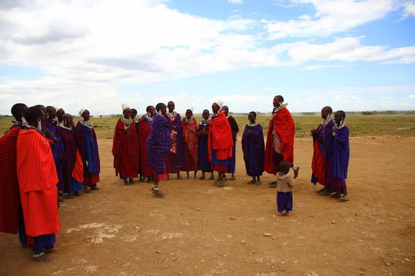 Maasai National Village Traditional Dances Costumes — Stock Photo, Image