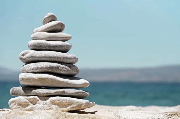 Deniz çakıl yığını