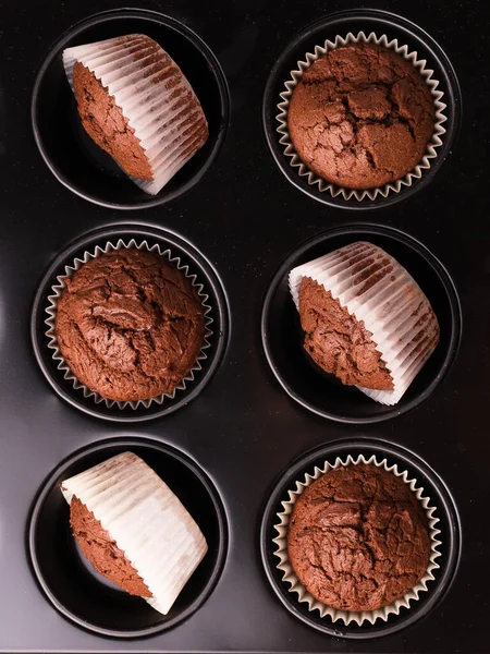 Muffins Salvado Pasas Caseras Recién Horneadas Bandeja Para Hornear Sobre — Foto de Stock