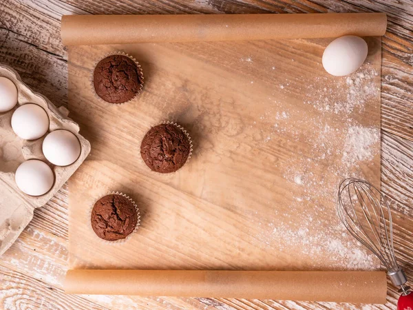 Receta Magdalenas Chocolate Caseras Utensilios Ingredientes Para Preparación Pasteles Sobre — Foto de Stock