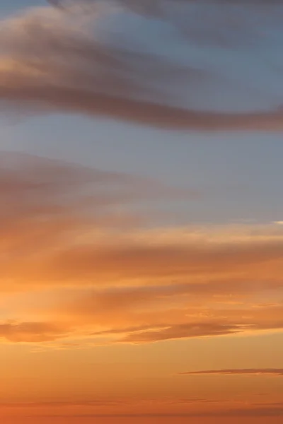 Günbatımında renkli gökyüzü