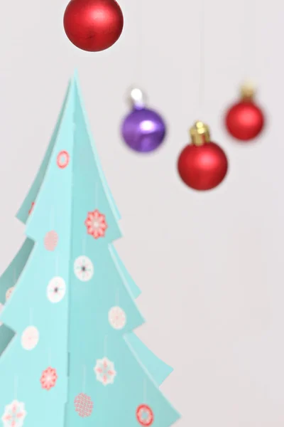 Renkli Noel topları ve Noel ağacı süsle