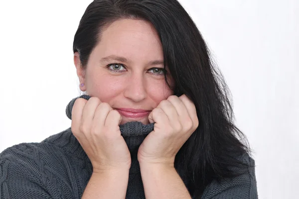 Kış kıyafetleri giyen kadın.