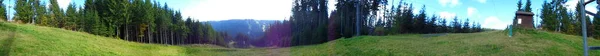 山地草地和森林的全圆形全景图像 别斯基底山脉夏季自然全圆形图像 阳光灿烂的场景 — 图库照片
