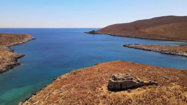Antico Tempio Greco Isola Una Bella Spiaggia — Video Stock