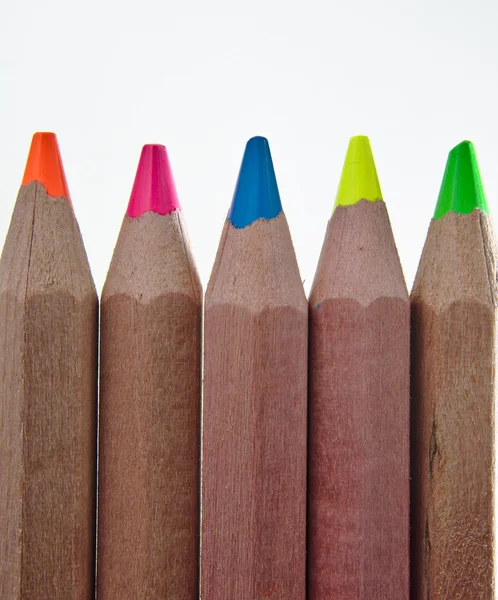 satır renkli kalemler