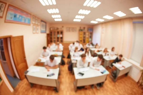 Foto Borrosa Los Estudiantes Audiencia Escuchando Una Conferencia — Foto de Stock