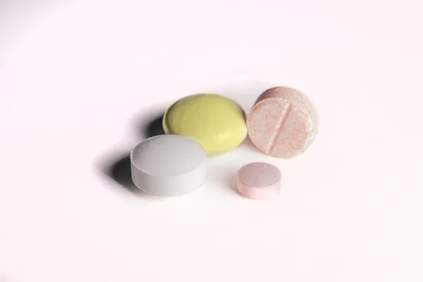 Comprimidos médicos medicamentos para a cura — Fotografia de Stock