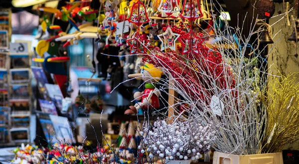 Vacker Dekoration Shopping Traditionell Julmarknad Europeiska Staden Belysning Och Dekorationer — Stockfoto