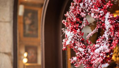 Noel süslemeleri. Hollanda, Amsterdam 'da aydınlanma ve süslemeler. Sokaklardaki şenlik dekorasyonları.
