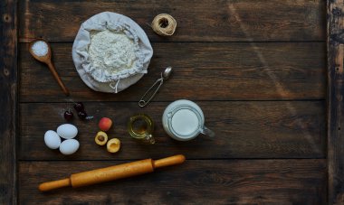 Hamur yemek pişirmek için bir kahverengi malzemeler açayım