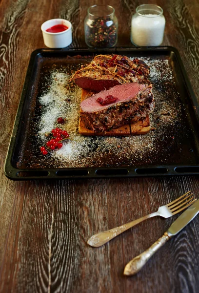 Fırında pişmiş et pişirmek