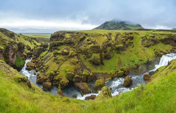 Giant Panorama Drangshildarfjall Mountain Cloud Bend Skoga River Running Green — ストック写真