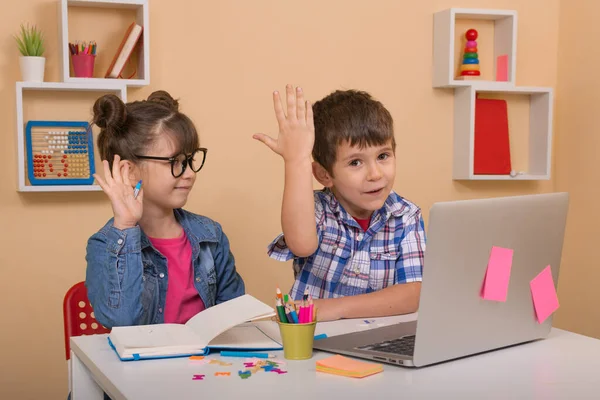 Bambini Imparano Online Casa Educazione Casa Distanza Bambini Ragazza Studente — Foto Stock