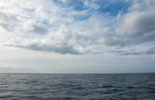 Cielo azul y mar —  Fotos de Stock