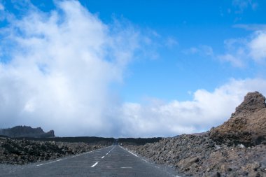 teide yanardağı tenerife İspanya yakınındaki yolu