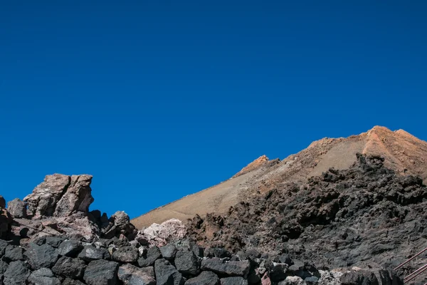 Acantilado creado después de la erupción del volcán —  Fotos de Stock