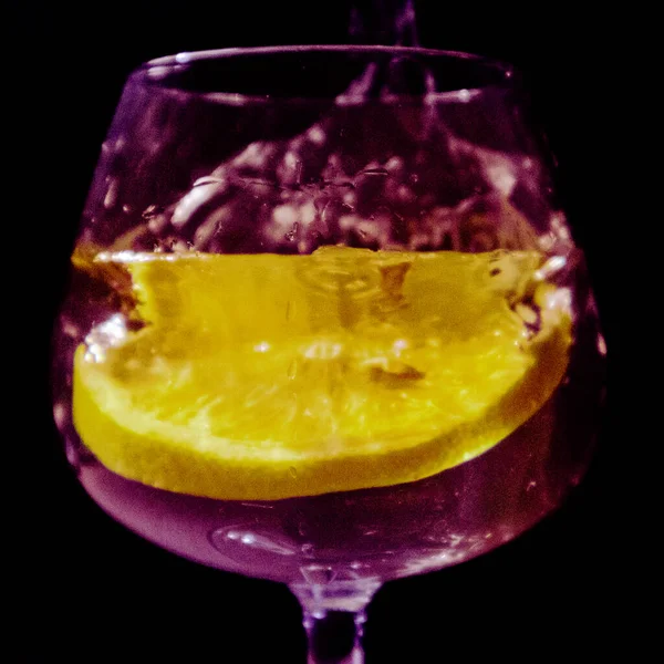 Cocktail Limone Sfondo Nero — Foto Stock