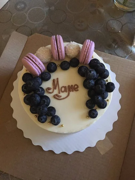 Pasta anneme tatlı ve güzel geliyor.