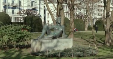 Rssliwiese Park 'taki Carl Spitteler' ın dış heykeli.