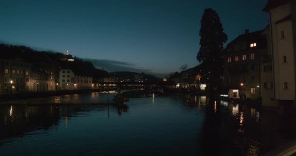 Vista Serale Esterna Del Fiume Reuss — Video Stock