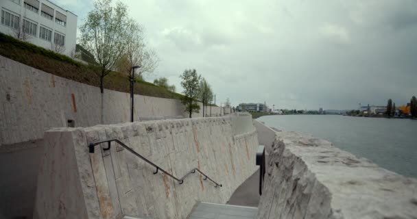 Zicht Toegangstrap Naar Drie Landen Dichter Pad Langs Rhine Rivier — Stockvideo