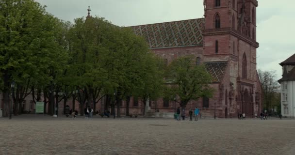 Panoramica Della Piazza Mnsterplatz Della Cattedrale Basler Mnster — Video Stock