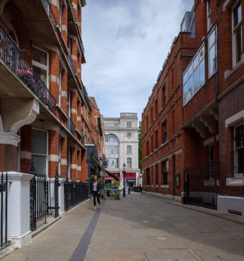 London - 06 25 2022: View of the Kensington Ct pedestrian area