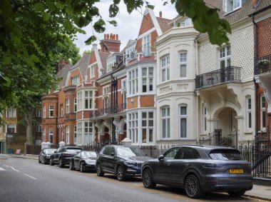Londra - 06 28 2022: Drayton Gardens manzarası