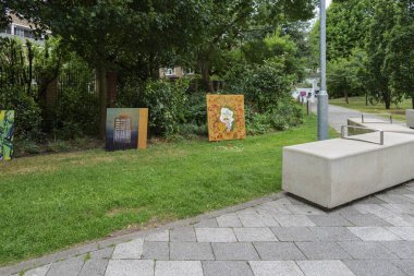 Londra - 06: 29 2022: Park ve Grenfell Anıtı