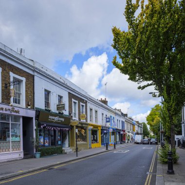Londra - 07 01 2022: Notting Hill 'deki Pembridge Yolu